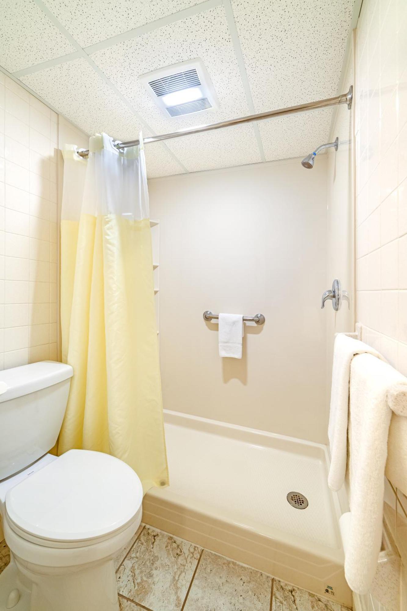 Town & Country Inn & Resort Горем Экстерьер фото